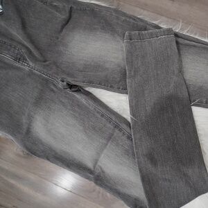 Fashion Nova Light Grey Size 3 Skinny Pants